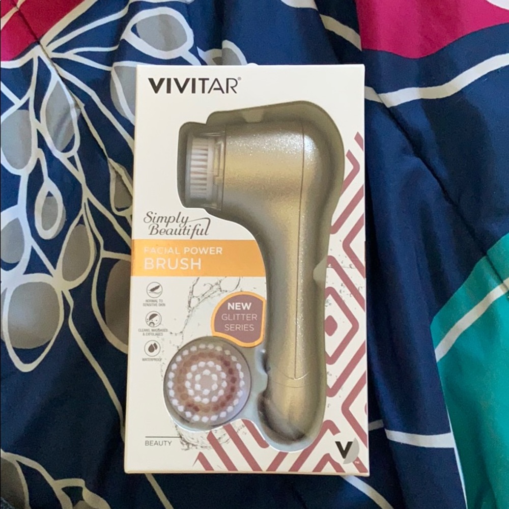 Vivitar simply beautiful facial power brush 💗